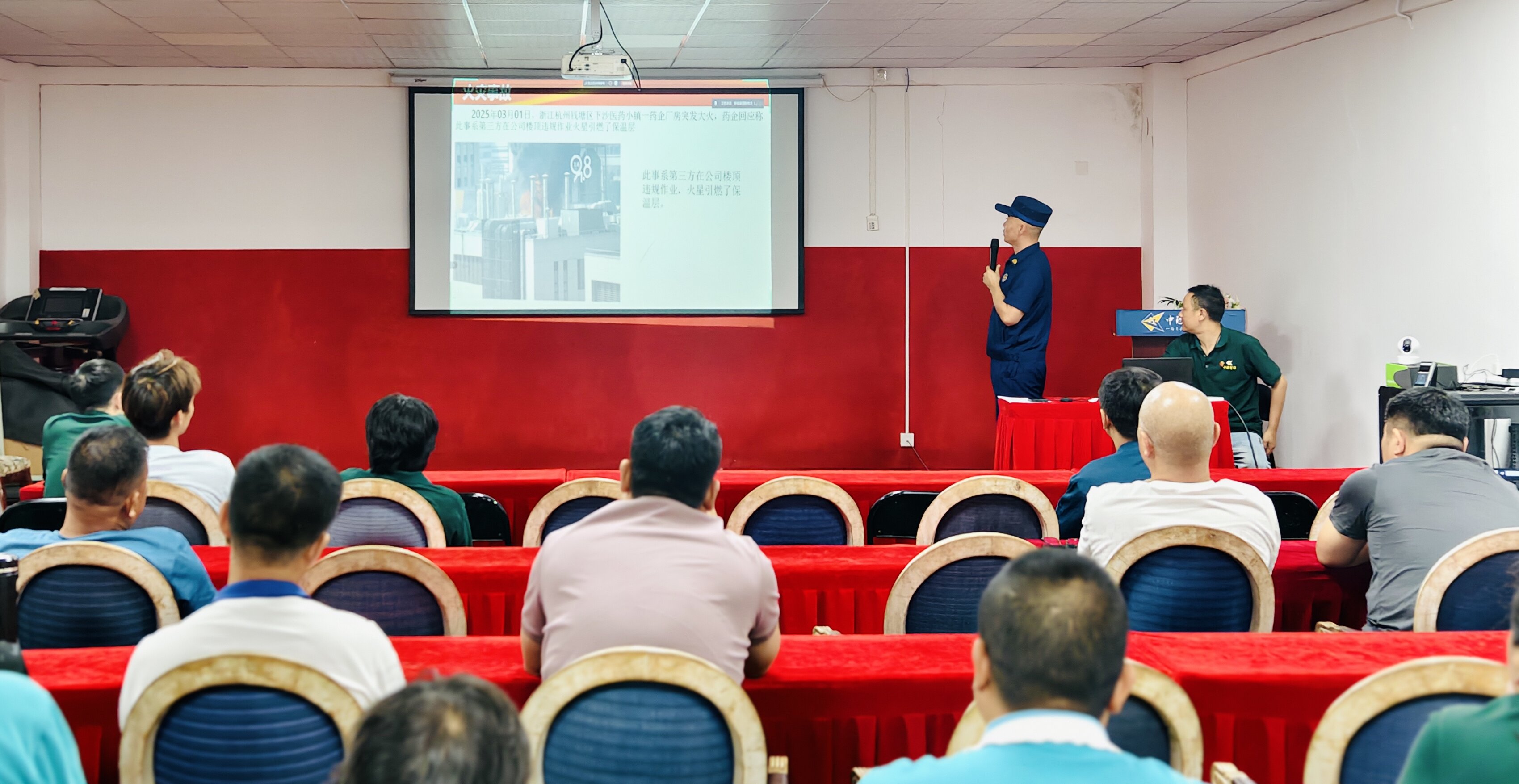 7月安全课｜消防站助力，化学品运输司押人员消防技能再升级
